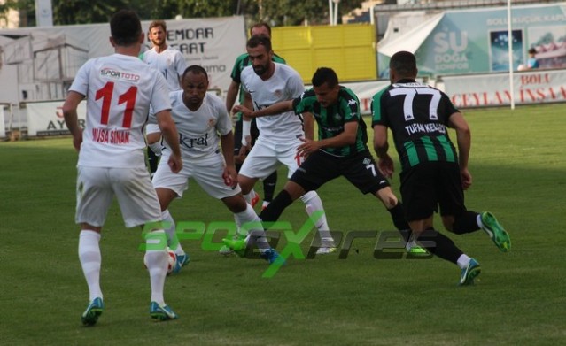 Sakaryaspor-Gümüşhanespor:1-1