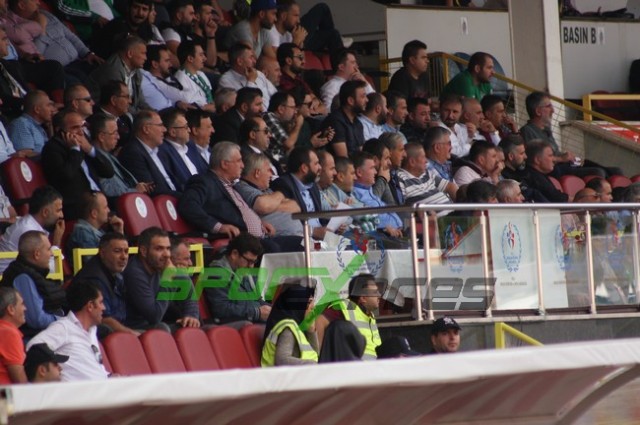 Sakaryaspor-Gümüşhanespor:1-1