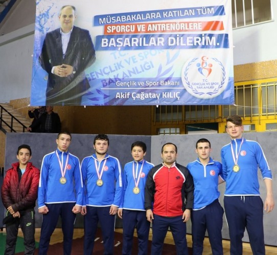 Güreşte Yıldızlar ve Gençler seçmeleri yapıldı