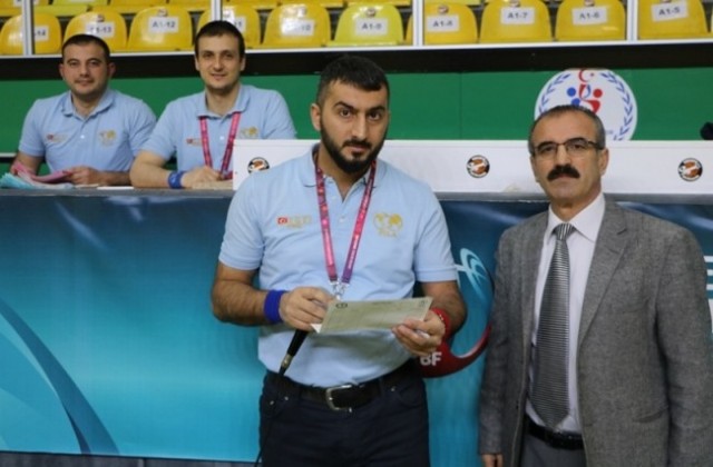 Güreşte Yıldızlar ve Gençler seçmeleri yapıldı
