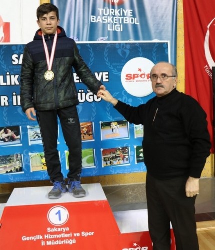 Güreşte Yıldızlar ve Gençler seçmeleri yapıldı
