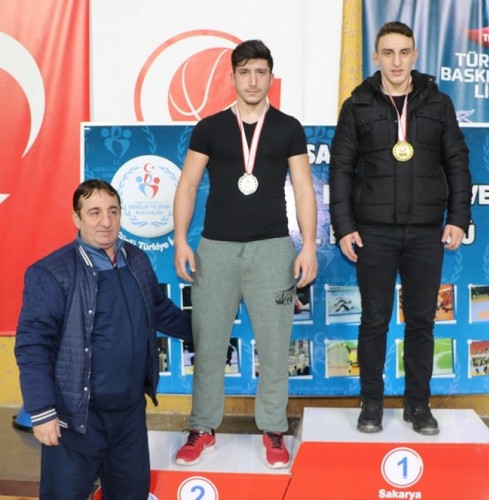 Güreşte Yıldızlar ve Gençler seçmeleri yapıldı
