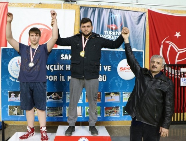 Güreşte Yıldızlar ve Gençler seçmeleri yapıldı