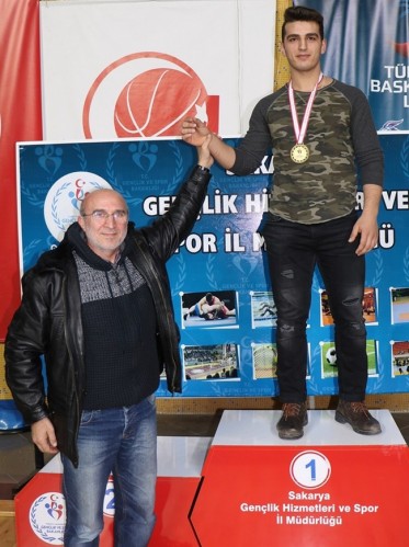 Güreşte Yıldızlar ve Gençler seçmeleri yapıldı