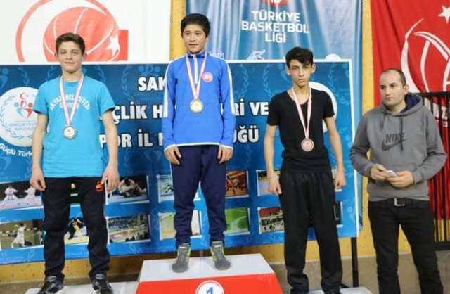Güreşte Yıldızlar ve Gençler seçmeleri yapıldı