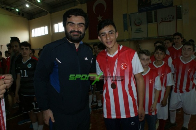HENTBOLUN YILDIZI SAİT FAİK