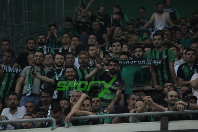 Sakaryaspor-Karagümrük maçı fotoğrafları