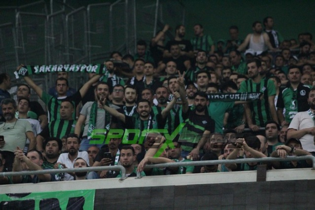Sakaryaspor-Karagümrük maçı fotoğrafları