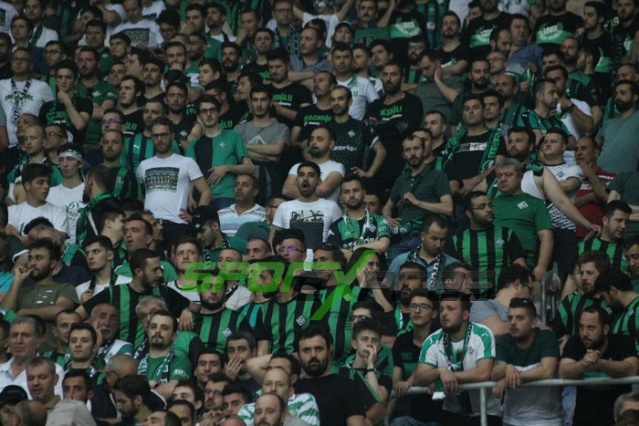 Sakaryaspor-Karagümrük maçı fotoğrafları