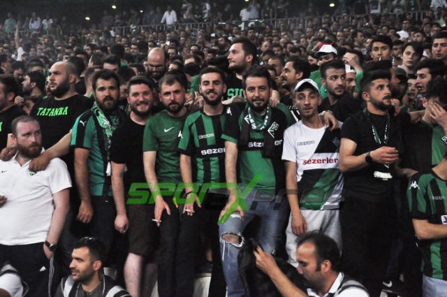 Sakaryaspor-Karagümrük maçı fotoğrafları