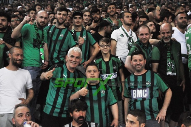Sakaryaspor-Karagümrük maçı fotoğrafları