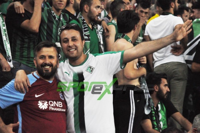 Sakaryaspor-Karagümrük maçı fotoğrafları