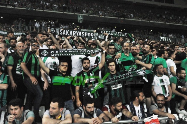Sakaryaspor-Karagümrük maçı fotoğrafları