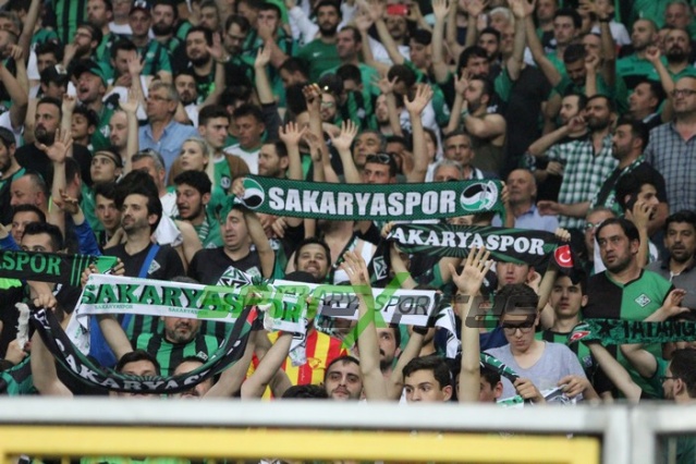 Sakaryaspor-Karagümrük maçı fotoğrafları