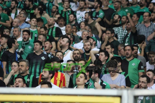Sakaryaspor-Karagümrük maçı fotoğrafları