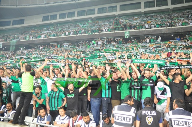 Sakaryaspor-Karagümrük maçı fotoğrafları