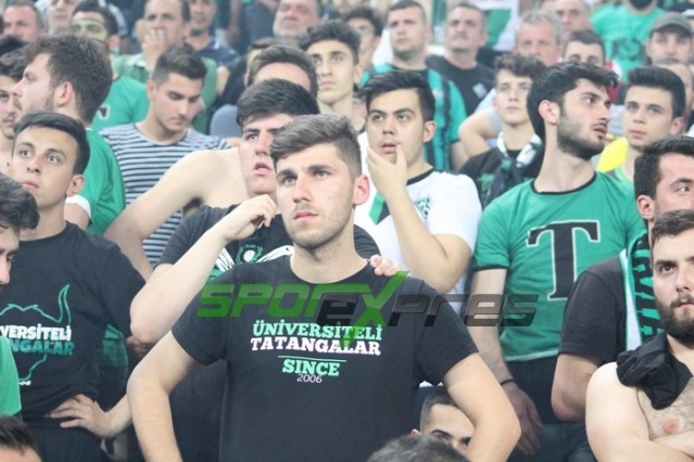 Sakaryaspor-Karagümrük maçı fotoğrafları