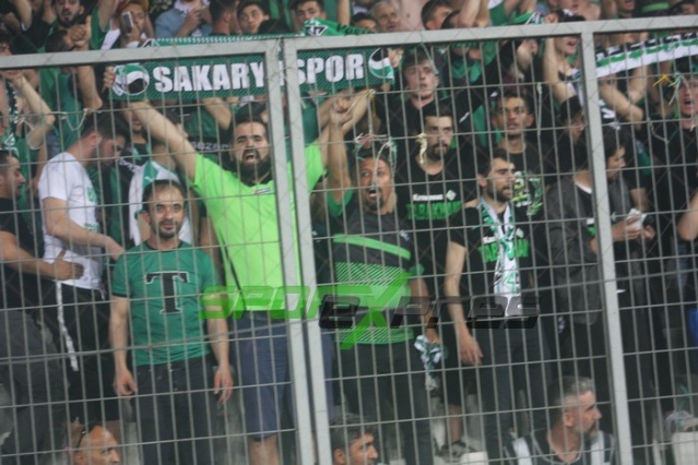Sakaryaspor-Karagümrük maçı fotoğrafları