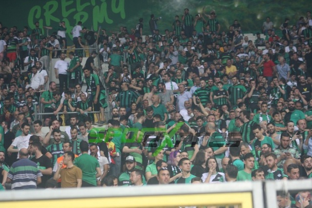 Sakaryaspor-Karagümrük maçı fotoğrafları
