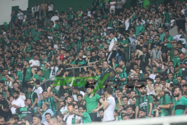 Sakaryaspor-Karagümrük maçı fotoğrafları