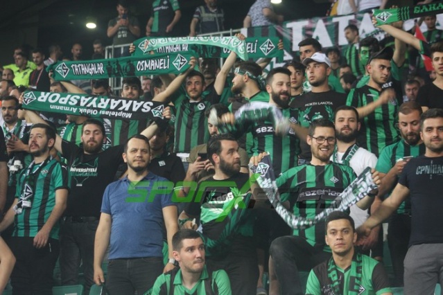 Sakaryaspor-Karagümrük maçı fotoğrafları