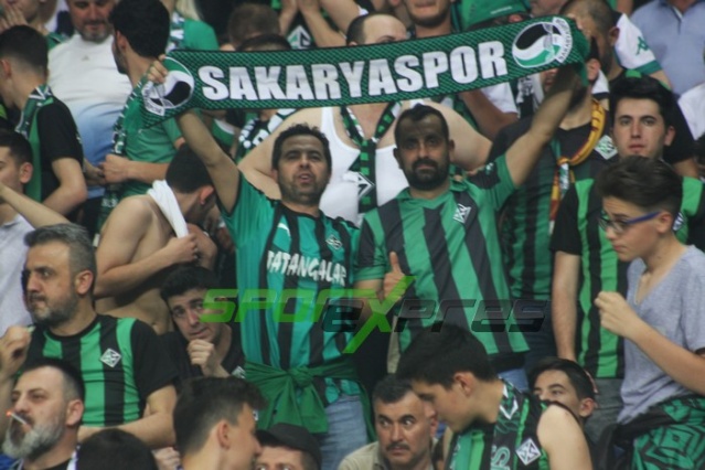 Sakaryaspor-Karagümrük maçı fotoğrafları