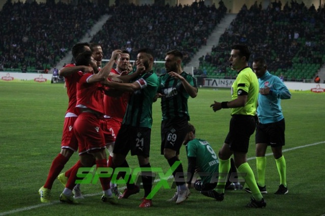 Sakaryaspor-Samsunspor maçı fotoğrafları