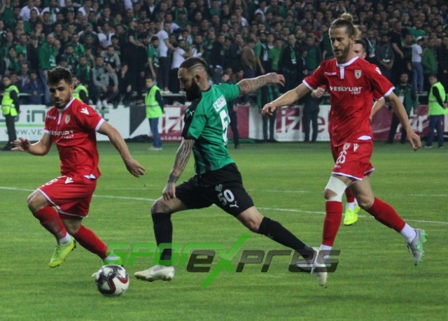 Sakaryaspor-Samsunspor maçı fotoğrafları