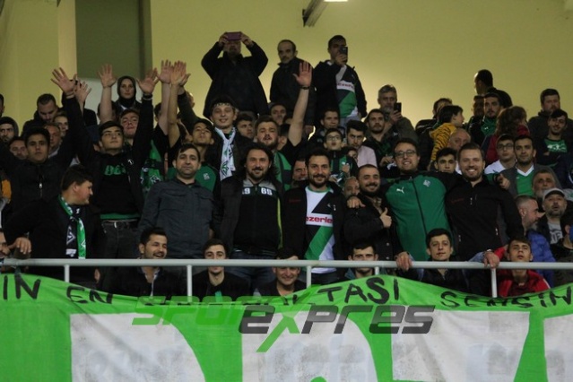 Sakaryaspor-Samsunspor maçı fotoğrafları
