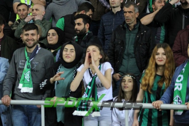 Sakaryaspor-Samsunspor maçı fotoğrafları