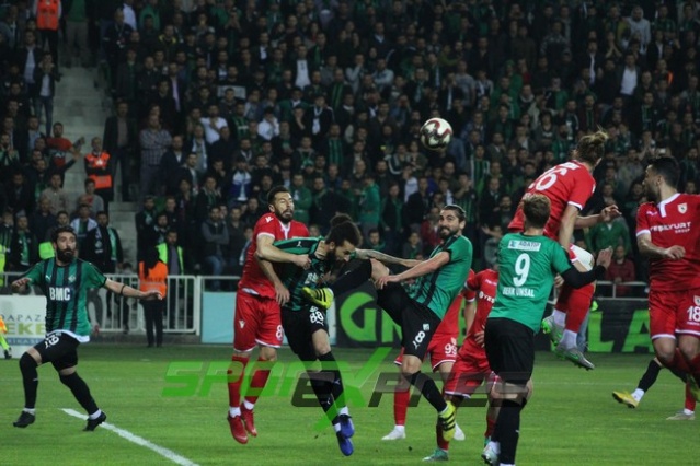 Sakaryaspor-Samsunspor maçı fotoğrafları