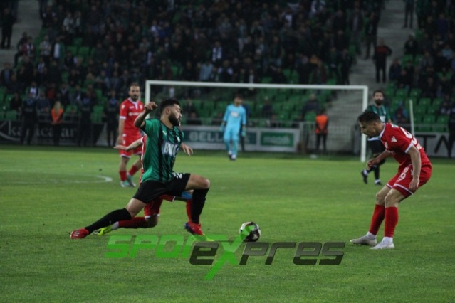 Sakaryaspor-Samsunspor maçı fotoğrafları