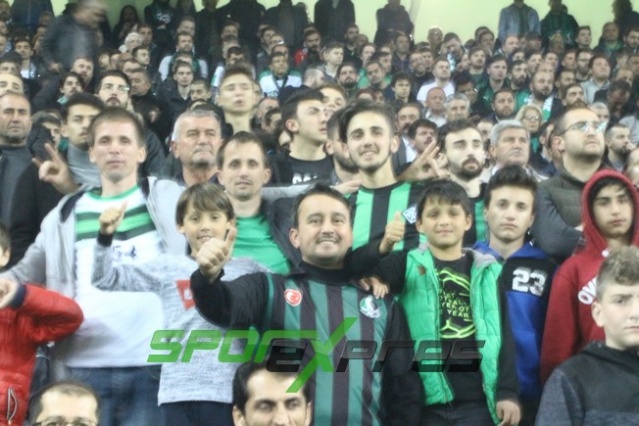 Sakaryaspor-Samsunspor maçı fotoğrafları