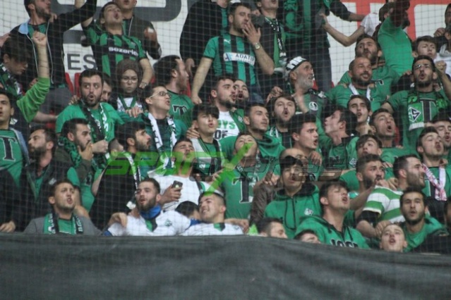 Samsunspor-Sakaryaspor maçı fotoğrafları