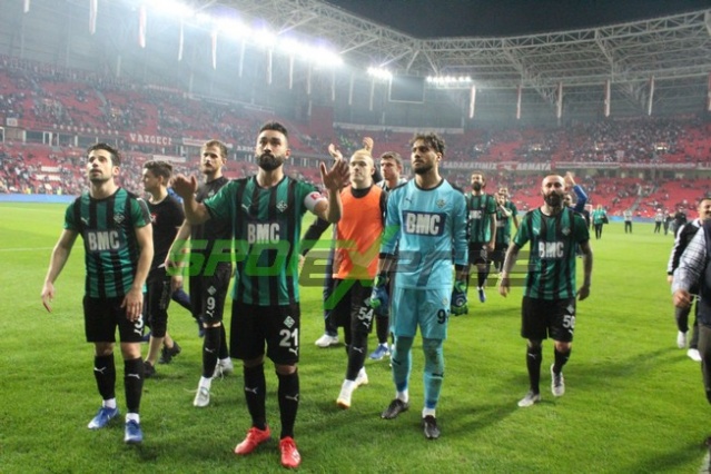 Samsunspor-Sakaryaspor maçı fotoğrafları