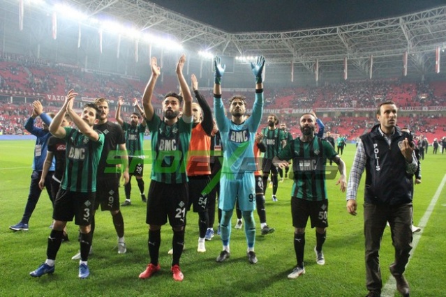 Samsunspor-Sakaryaspor maçı fotoğrafları