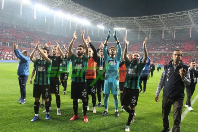 Samsunspor-Sakaryaspor maçı fotoğrafları