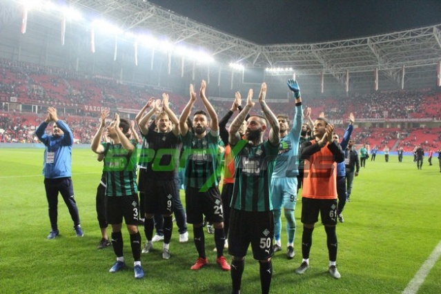 Samsunspor-Sakaryaspor maçı fotoğrafları