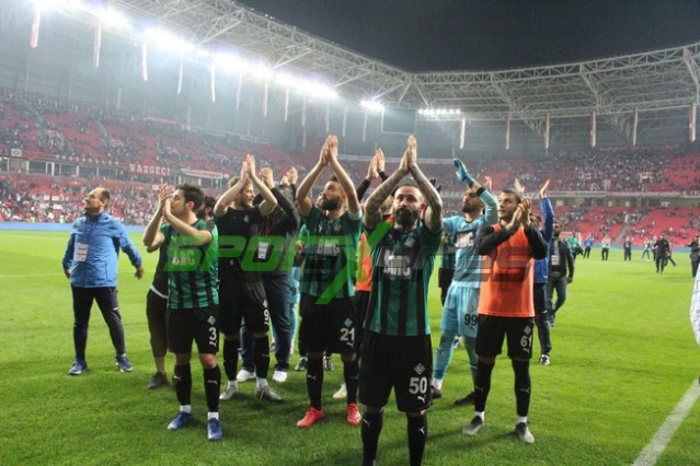 Samsunspor-Sakaryaspor maçı fotoğrafları