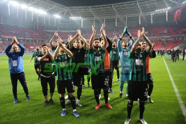 Samsunspor-Sakaryaspor maçı fotoğrafları