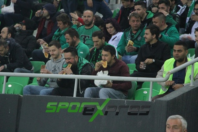 Sakaryaspor-Samsunspor maçı fotoğrafları