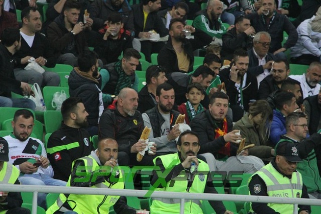 Sakaryaspor-Samsunspor maçı fotoğrafları