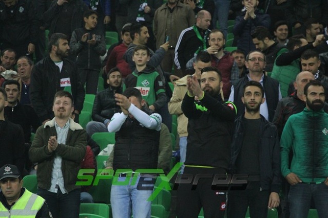 Sakaryaspor-Samsunspor maçı fotoğrafları