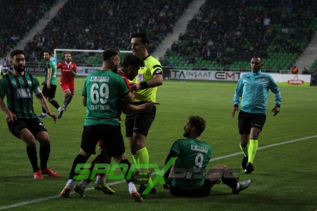 Sakaryaspor-Samsunspor maçı fotoğrafları