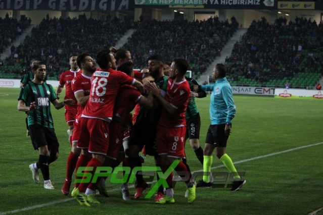 Sakaryaspor-Samsunspor maçı fotoğrafları