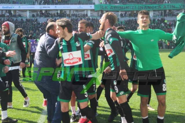 Sakaryaspor-Bandırmaspor maçı fotoğrafları