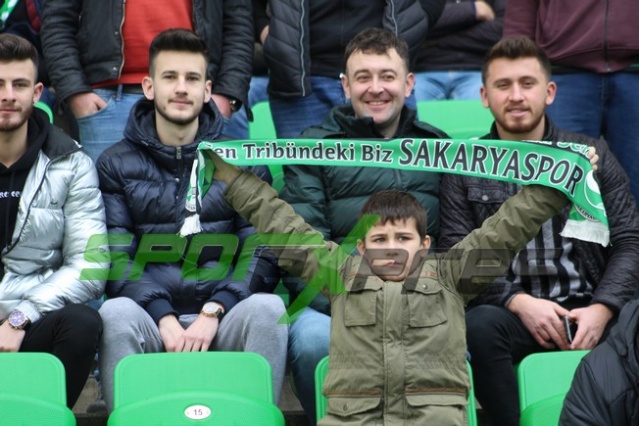 Sakaryaspor-Bandırmaspor maçı fotoğrafları