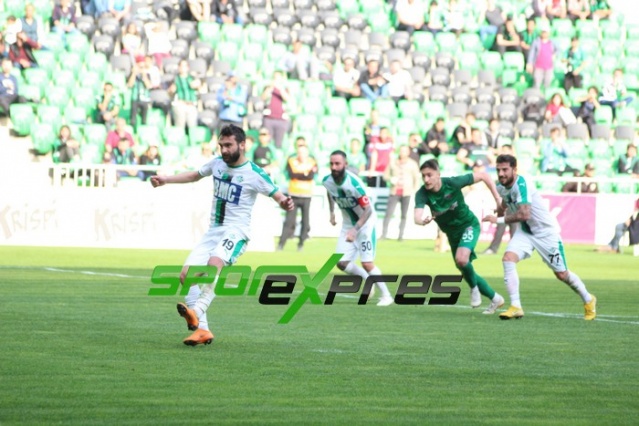 Sakaryaspor-Bayrampaşaspor maçı fotoğrafları
