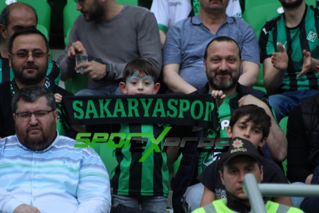Sakaryaspor-Bayrampaşaspor maçı fotoğrafları