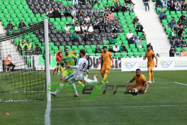 Sakaryaspor-Eyüpspor maçı fotoğraflar